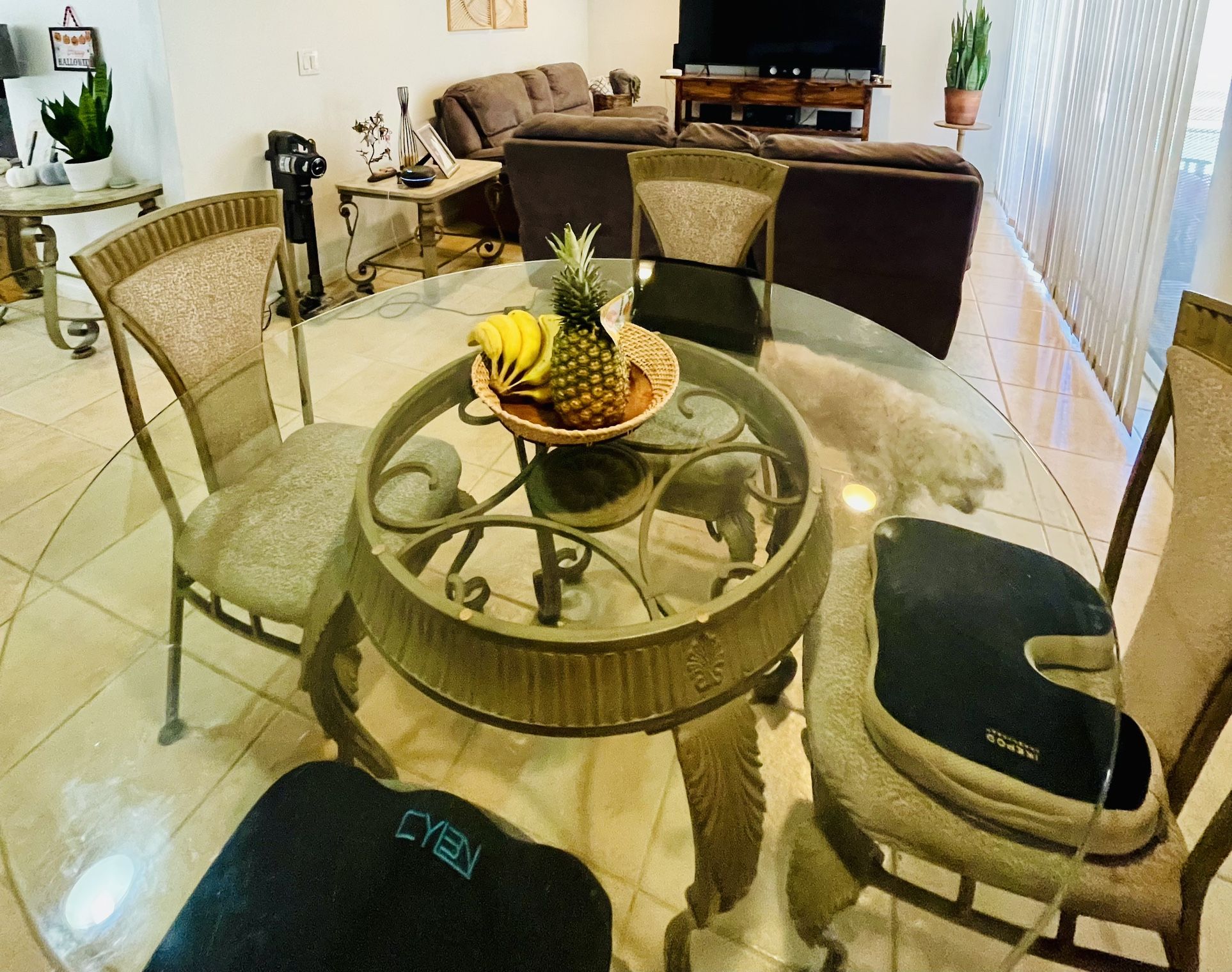 Dining Room Set With Round Glass Table & 2 Tailored Chairs And 4 Steel Legs Chairs display picture 1