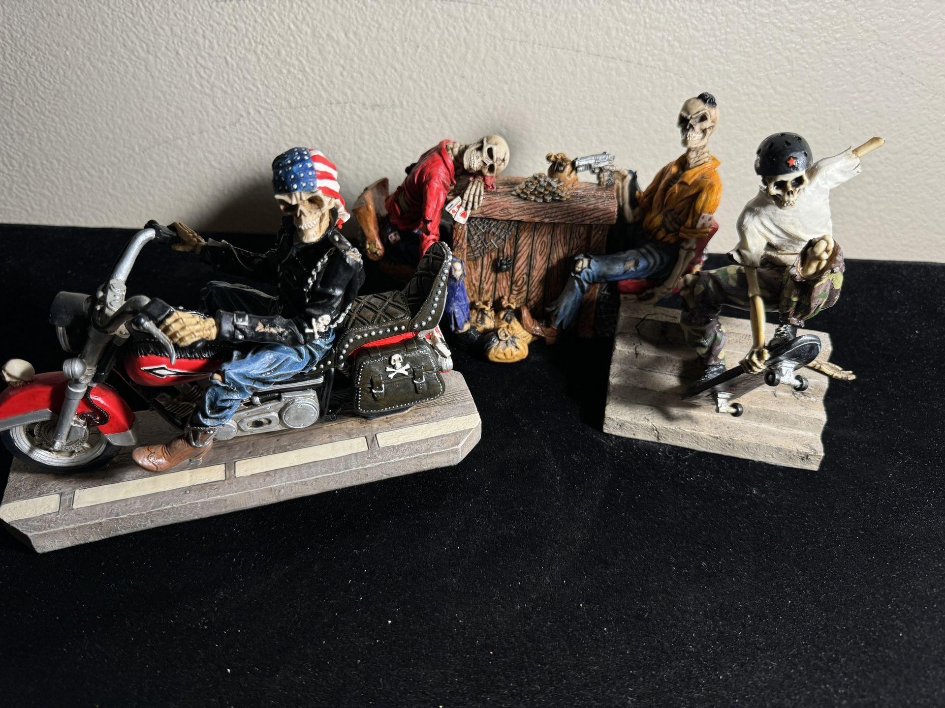 Summit Collection Arcadia Motorcycle Rider Poker Players Skateboard