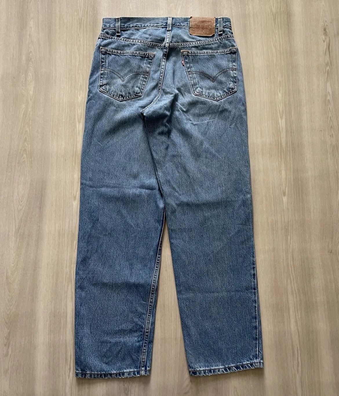 Vintage 2000 Levis 550 Red Tab Mid Wash Men Relaxed Fit Tagged 33x32 Fits 32x31