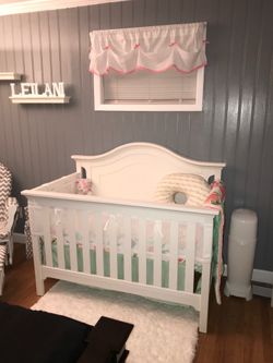 Da Vinci 4-in-1 Convertible Crib (White)
