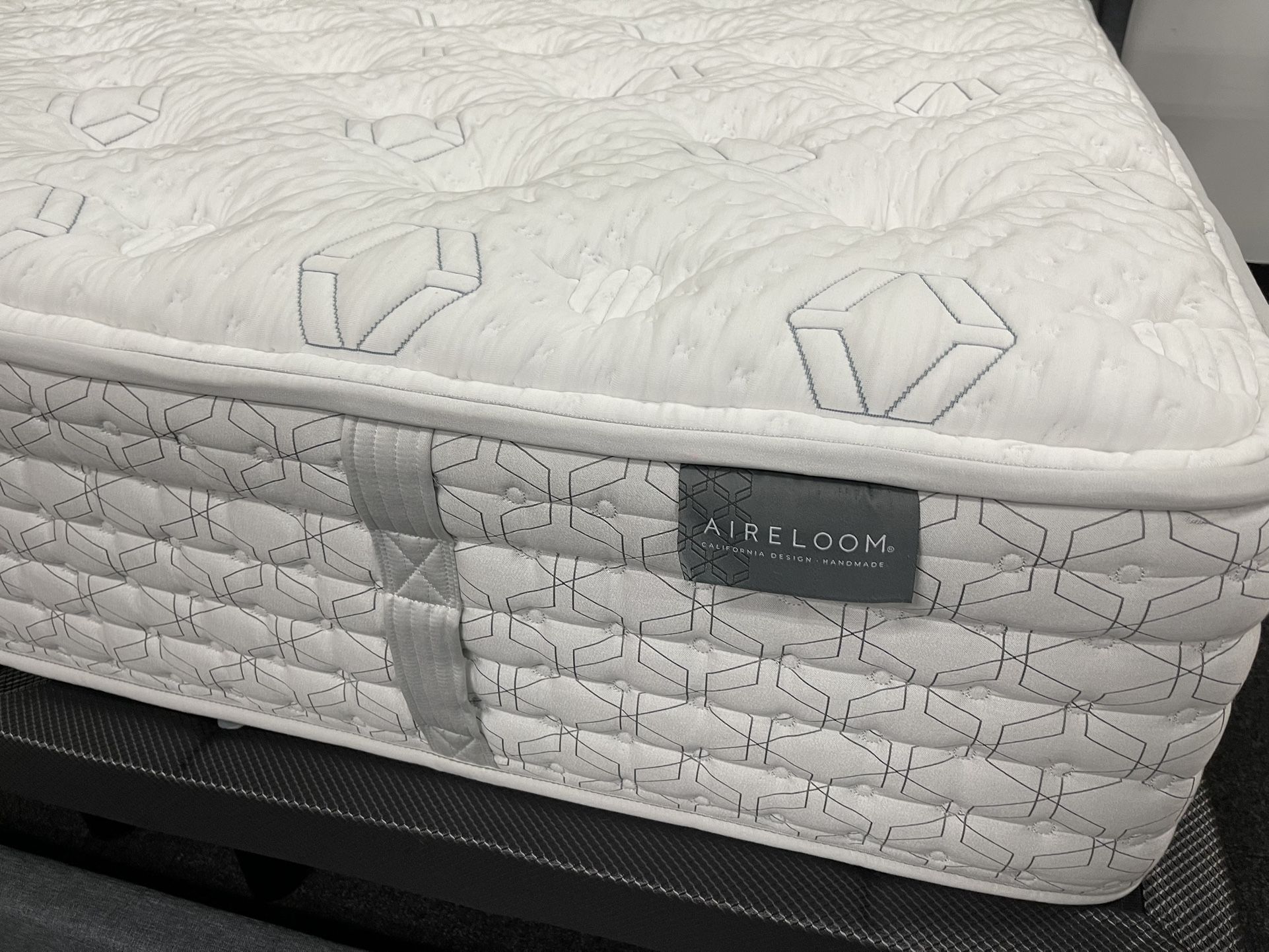 🛋️🛏️AIRELOOM MATTRESS ON LIQUIDATION SALE🔥‼️NEW HANDS MADE IT 🛋️🛏️