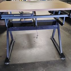 Art Desk 