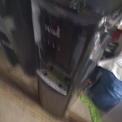 Primo Water Dispenser Don't Need Used Been Siting In My Garage 