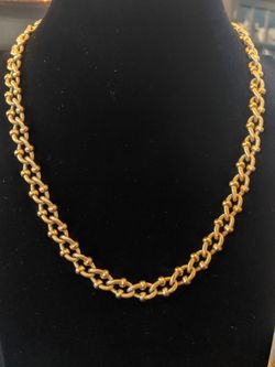 $12. Beautiful vintage unique chain link gold plate necklace. 18 in.
