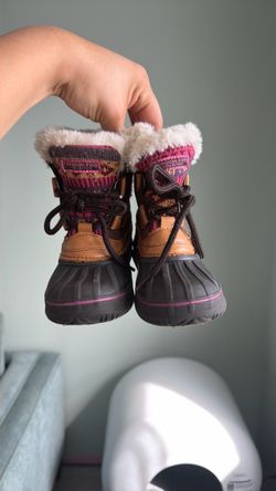 Girls winter boot
