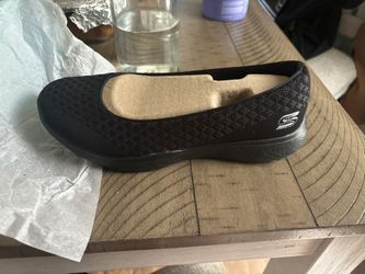 8.5 Memory Foam Woman’s Sketcher
