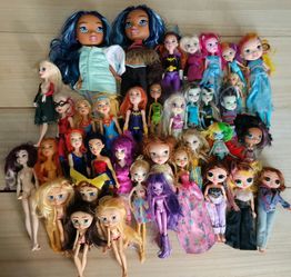 Lots of different Dolls 