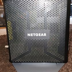 Netgear Nghthawk AC1900 C7000 Dual Band Modem Router Combo