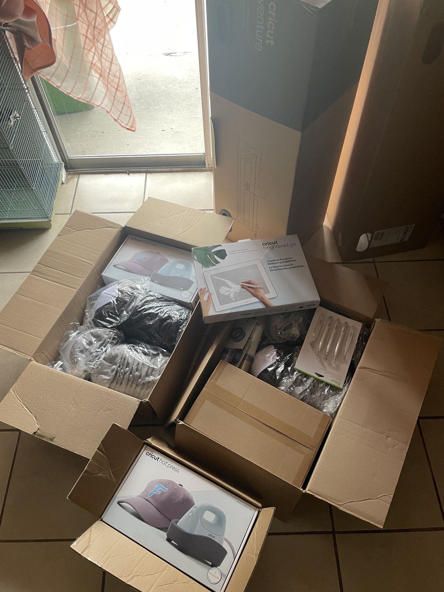 CRICUT MACHINES