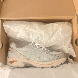 Men’s Asics 8.5 $50