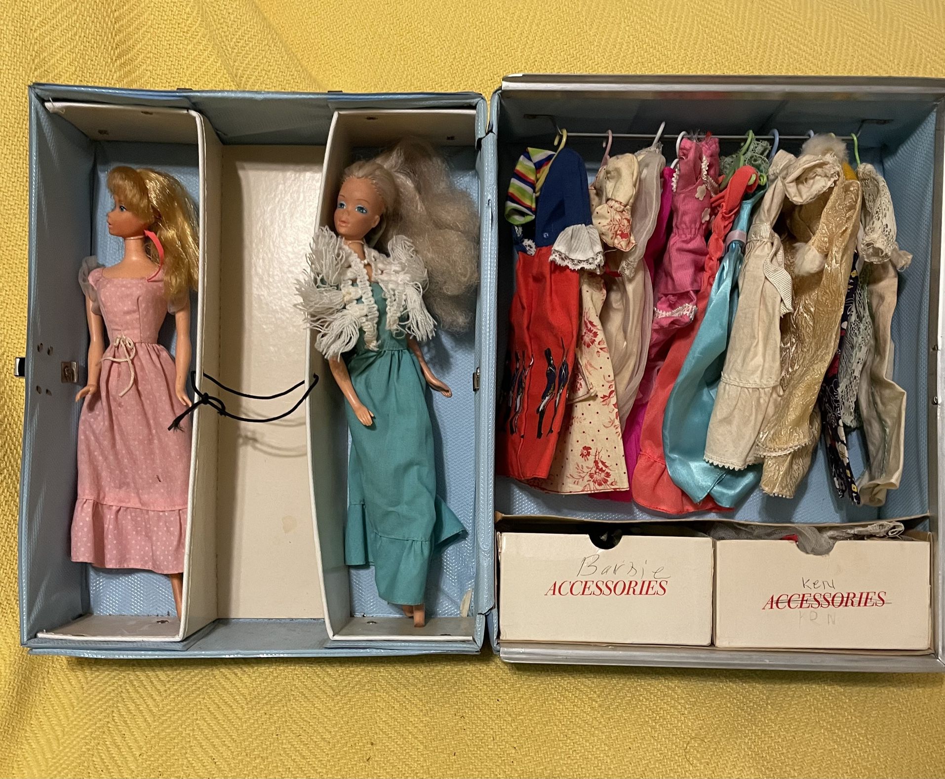 Vintage Barbie Dolls With Trunk And Clothes 
