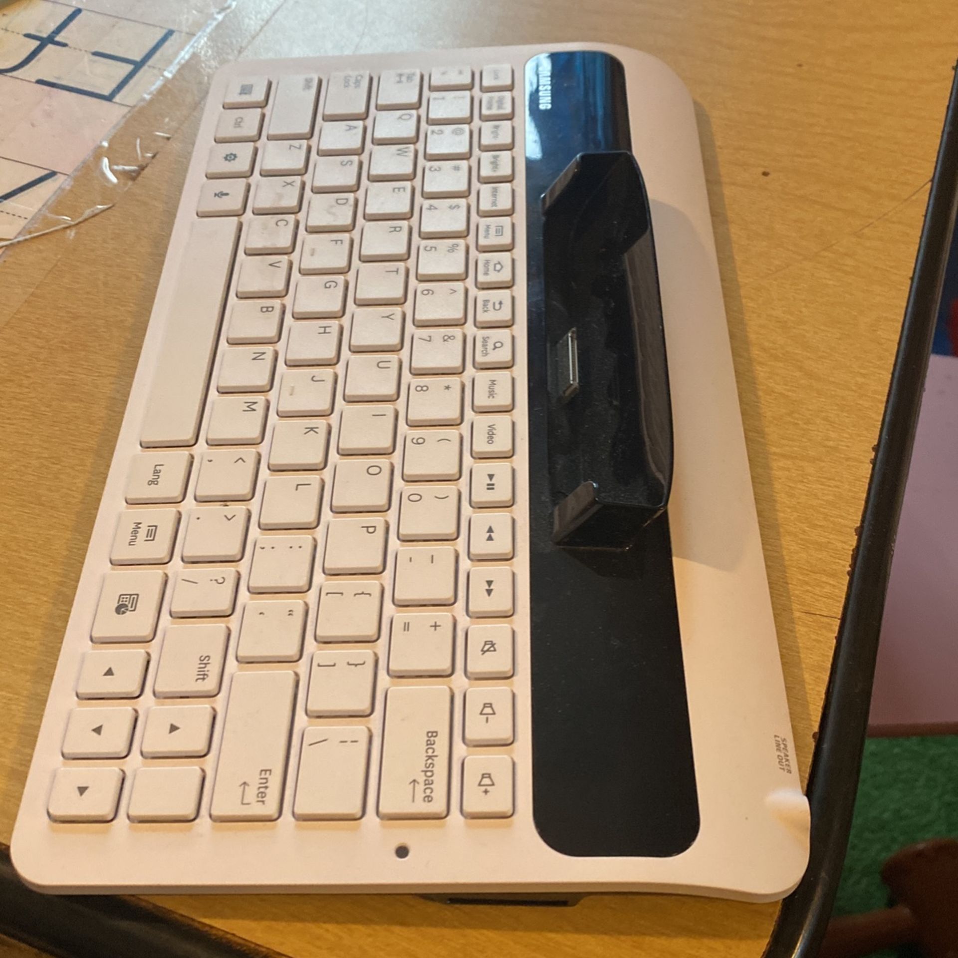 Samsung White Keyboard