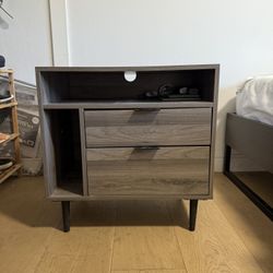 Nightstand / End table 