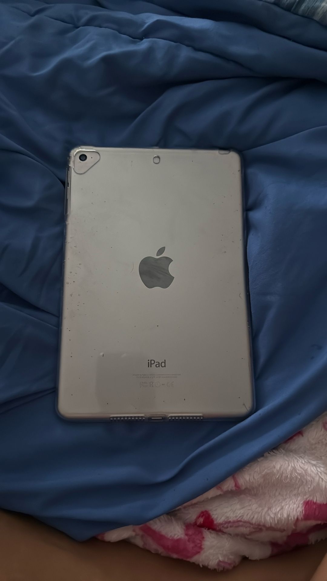 Silver mini ipad 4