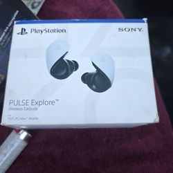 Playstation station wireless earbuds Playstation  Sony dual sense hand turtle beach stealth 700 head phones and nighthawk wifi