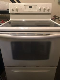 Electric Frigidaire oven also have matching microwave oven sold separately
