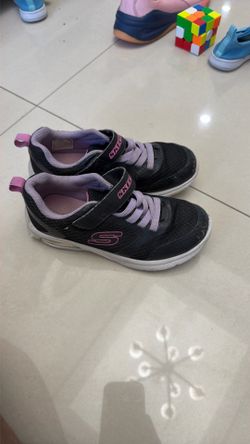 Sketchers Tennis Sneakers Shows