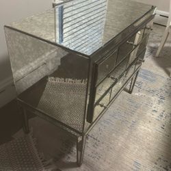 100%FREE: Mirror/Glass CHEST