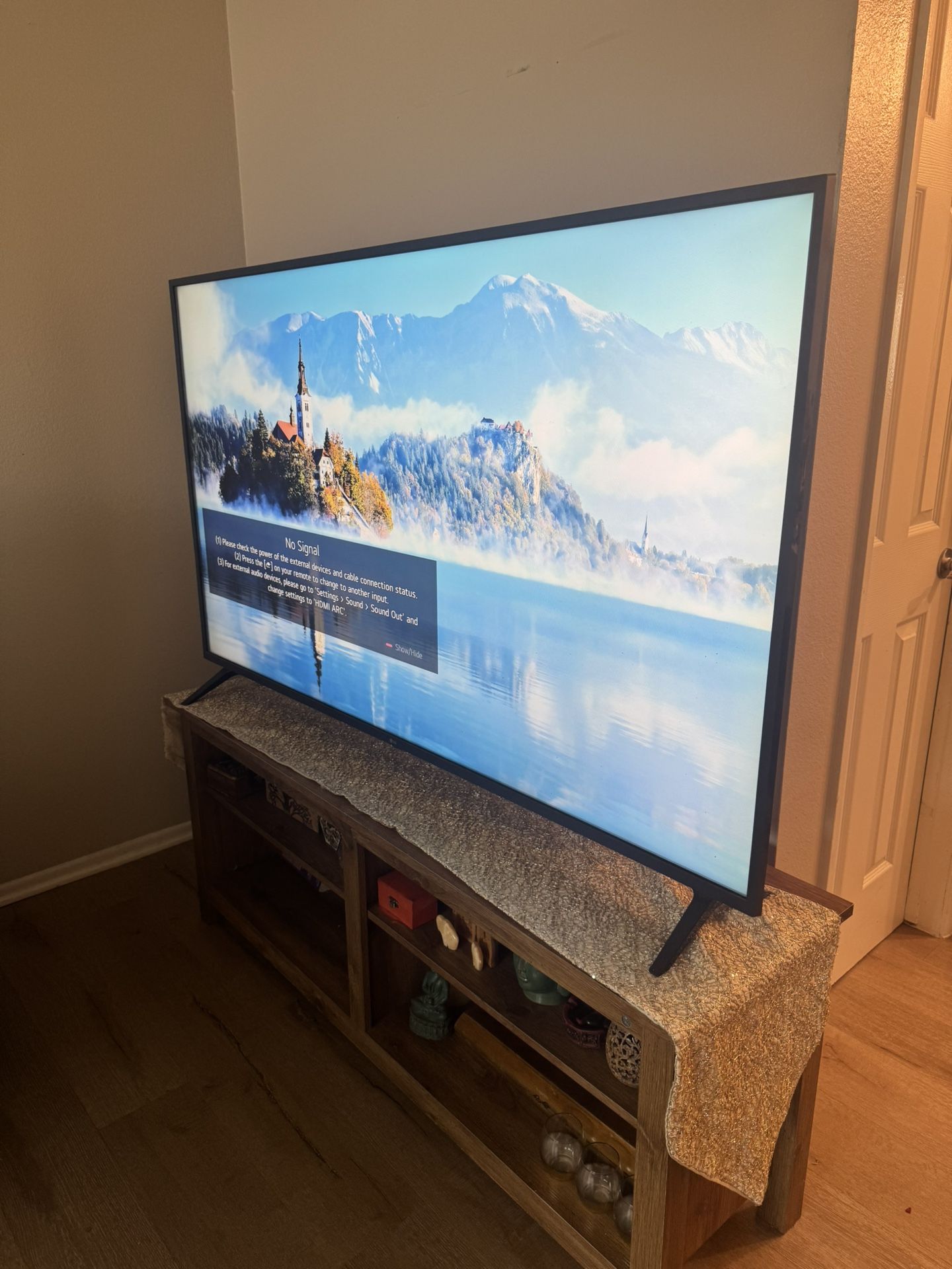 LG 65” 4K UHD Smart TV (Model 65UN7300AUD) – Excellent Condition
