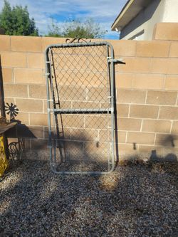 Chain link fence gate