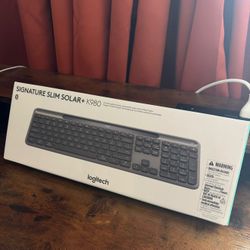 Logitech Signature Slim Solar+ Wireless Bluetooth Keyboard K980, Solar and Artificial Light Powered, Up to 10 Years Battery Life, Customizable Keys - 