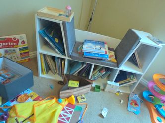 Children reading and okay area/ boom storage