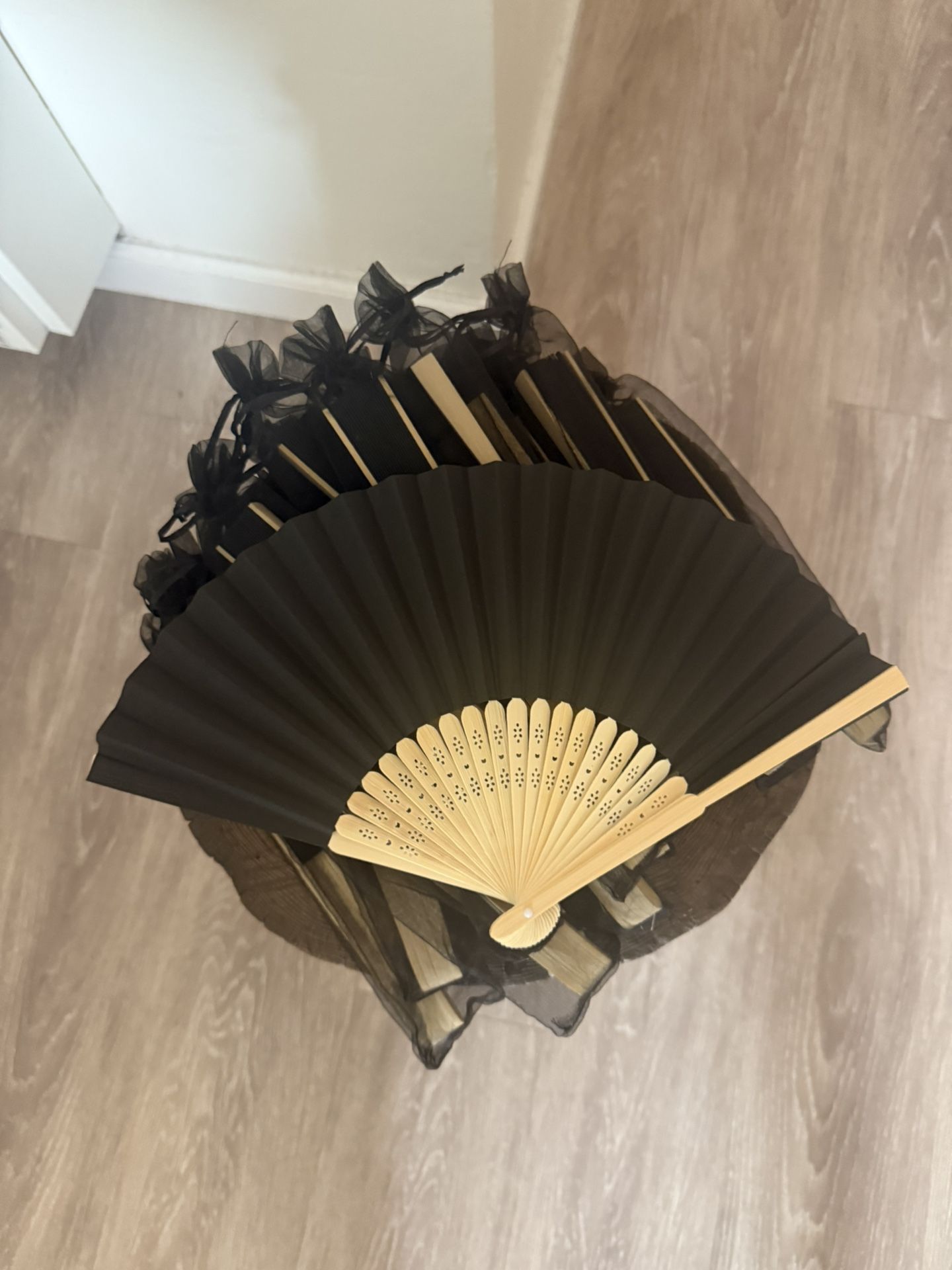 Black paper fans with organza bag (30 pcs) for events