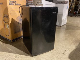 MAGIC CHEF Black Mini Fridge w/ Can Storage Door