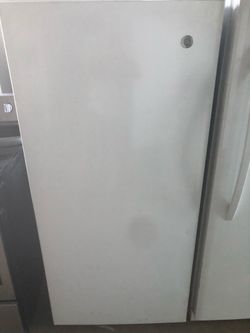 GE. Freezer