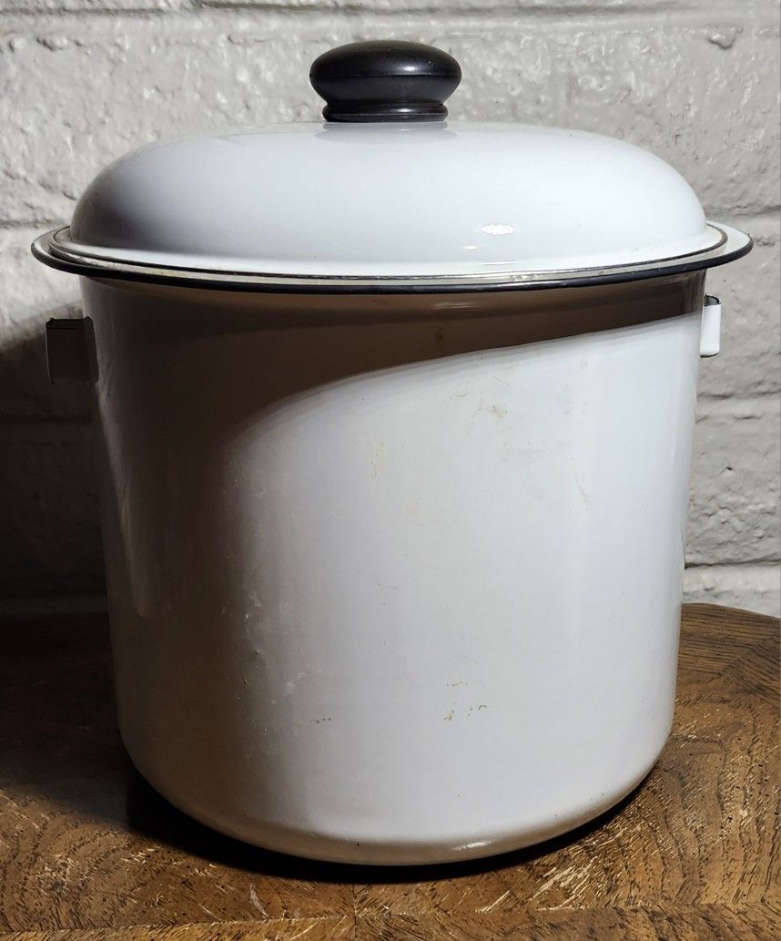 Vtg White Enamel Stock Pot W/ Lid