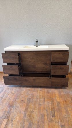 Bathroom vanity