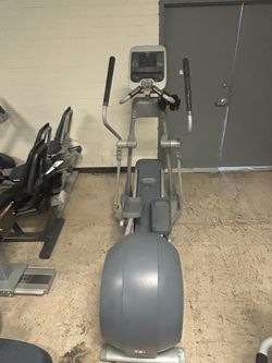 Precor EFX 556 Eliptical