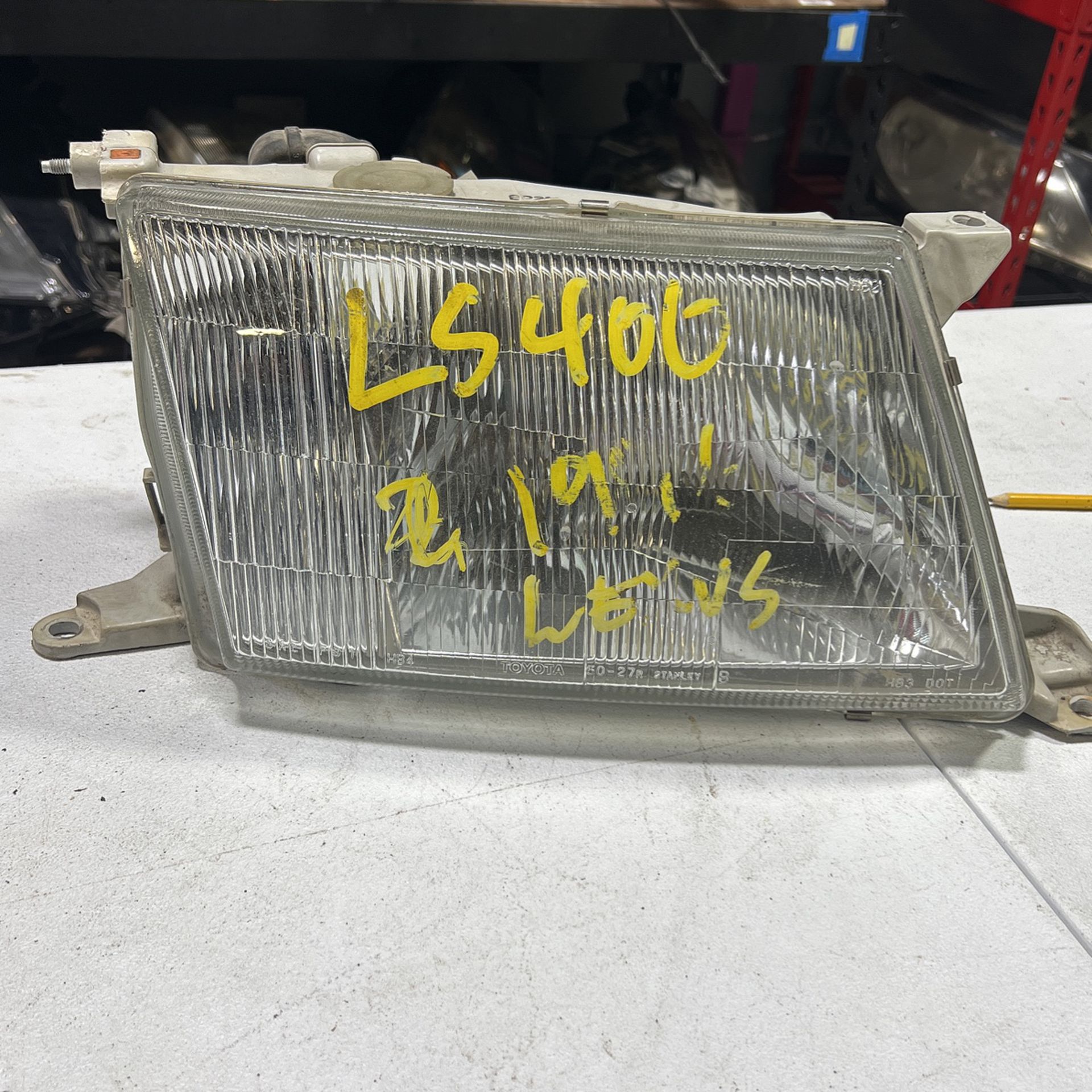 1996 Lexus LS400 Right Headlight 
