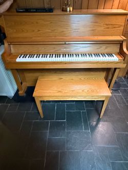 1998 Yamaha Accoustic Piano plus Disklavier