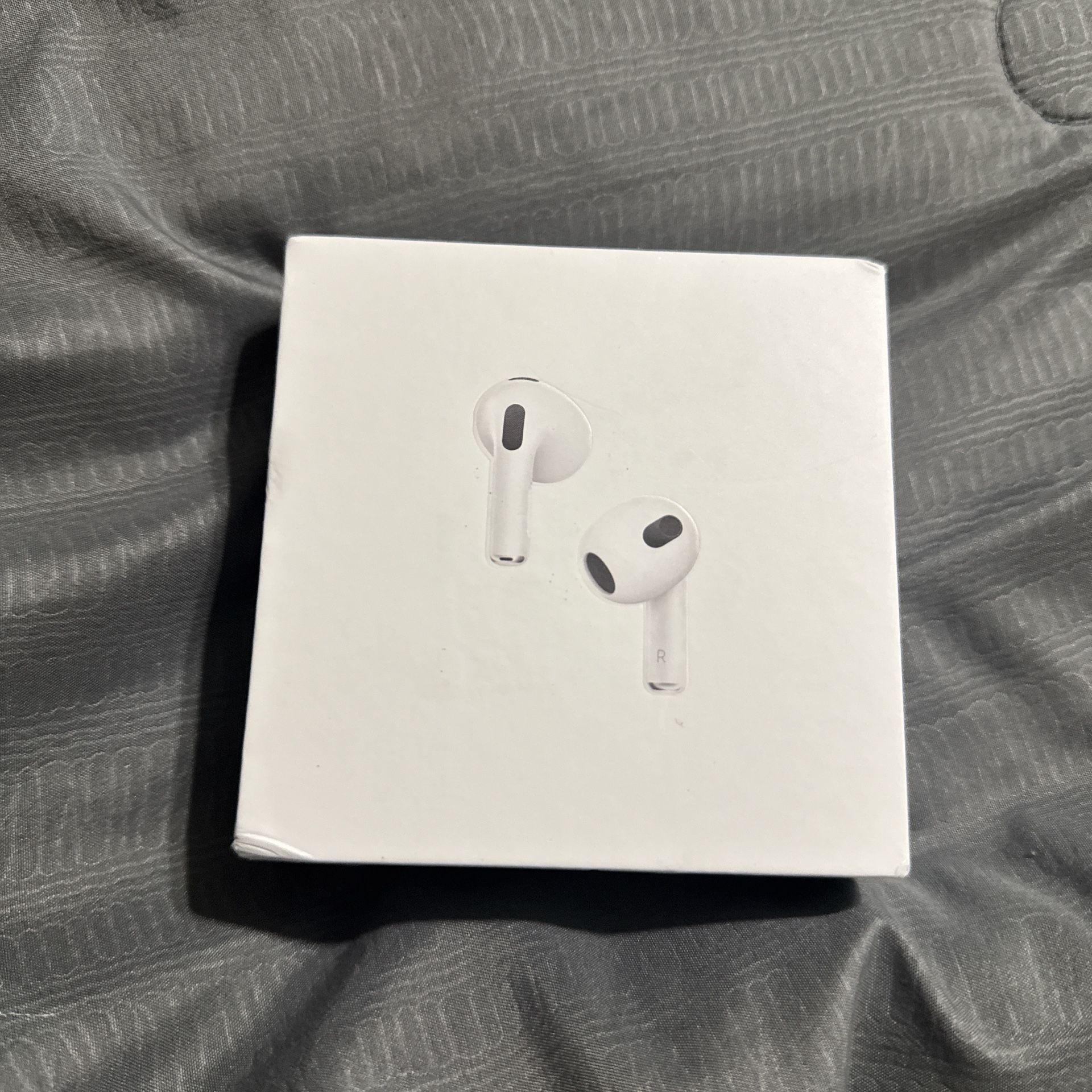 AirPods Gen 3 Pros
