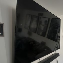SAMSUNG 70” 4K QLED