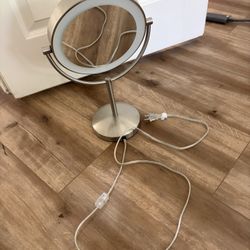 Light Up Mirror 