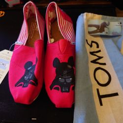 NEW Size 8 Women's Darth Vader Disney Toms Shoes
