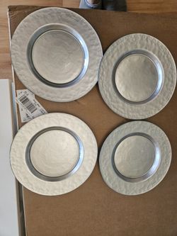Silver Accent Plates (4)
