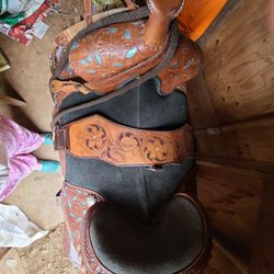 17" Treeless Saddle