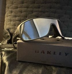 New Oakleys  Box, Pouch Cloth All Included
