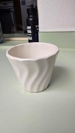 Planter pottery