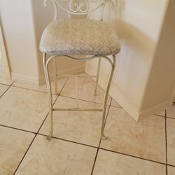 Bar/kitchen Stools (set of 3)