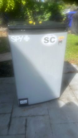 Mini refrigerator