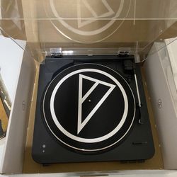 Record Player - Audio Technica Bluetooth