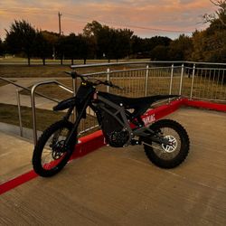 Razor Stage2 M2 Electric Dirt Bike