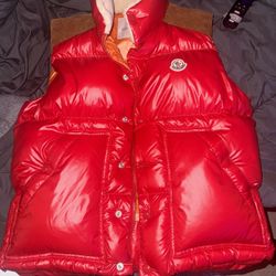 Moncler Ardeche Button-Up Down Vest Red