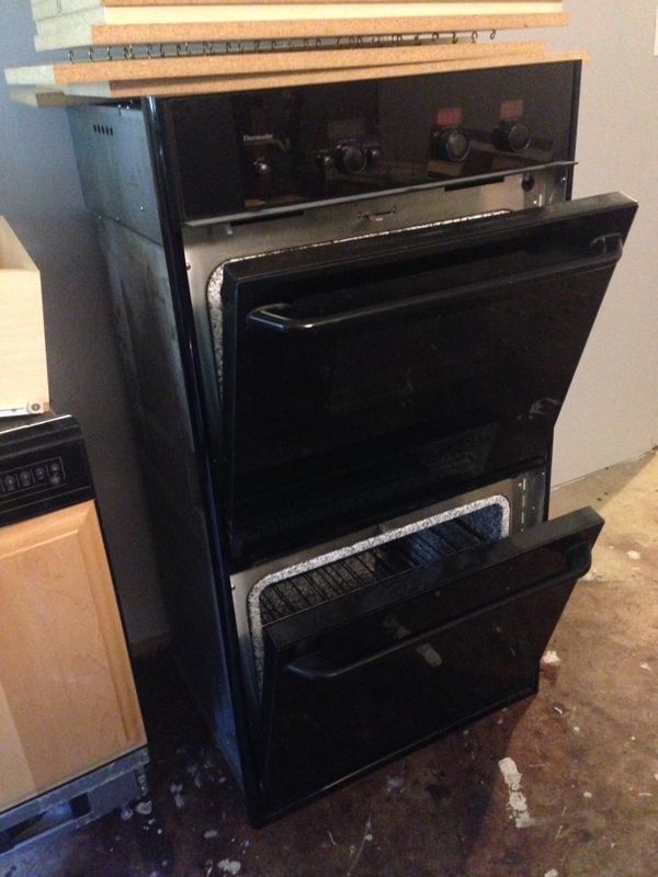 Used Thermador Double Wall Convection Oven for Sale in Longview, WA