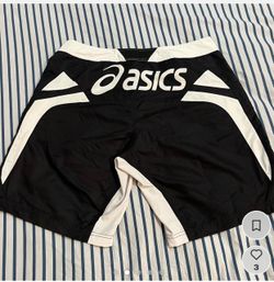 Asics shorts size m