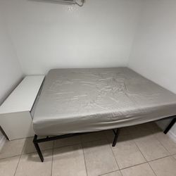 Free Queen Mattress And Bed Frame 